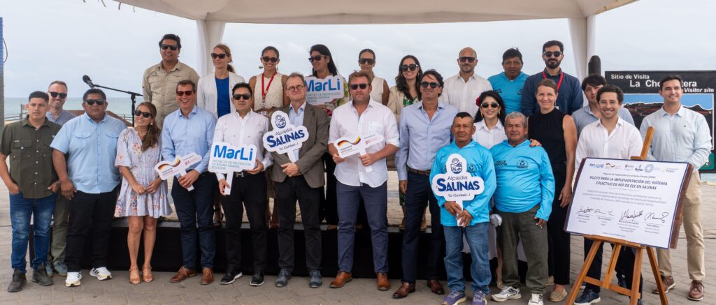 Firma del convenio para el pilotaje en Salinas